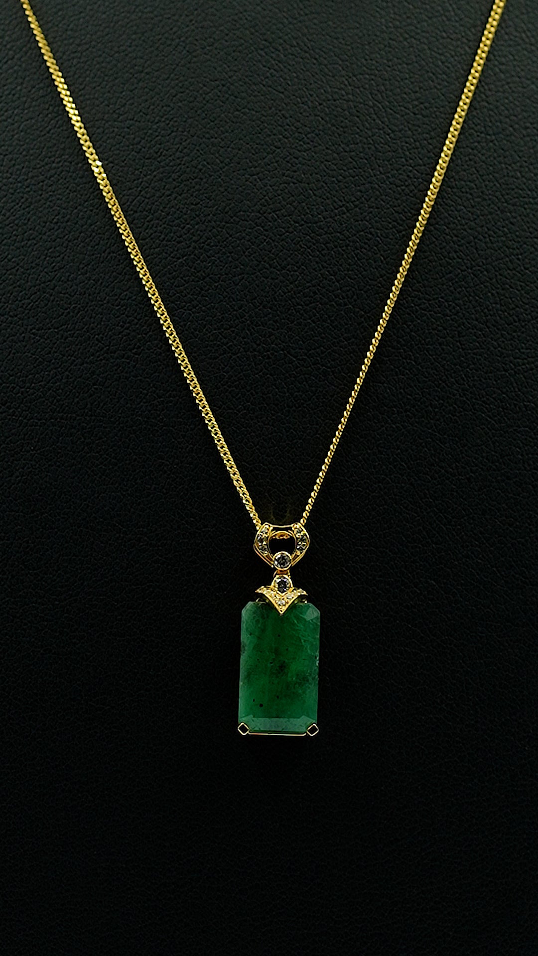 Gilded Emerald Elegance Pendant